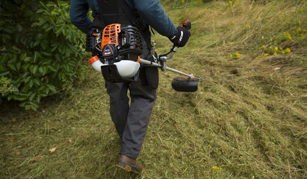 Come scegliere un decespugliatore: consigli per l’acquisto