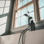 Il rubinetto in bagno perde: le possibili cause e che cosa fare per risolvere?